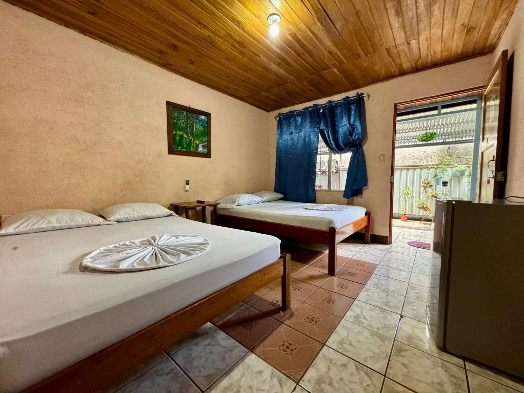 Cabinas Las Palmas Del Sol La Fortuna Exterior photo